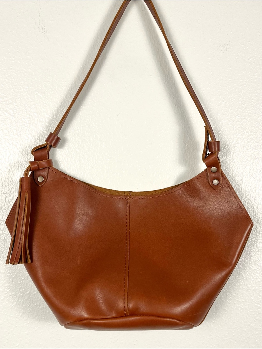 Portland Leather Goods Kangaroo Small Shoulder Bag in Chestnut Brown w/Tassel - Picture 4 of 7